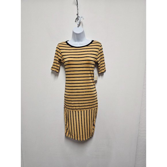 LuLa Roe Dresses & Skirts - Lularoe Julia Dress, Size XS